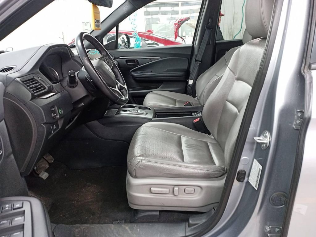 Used 2023 Honda Passport EX-L image 10