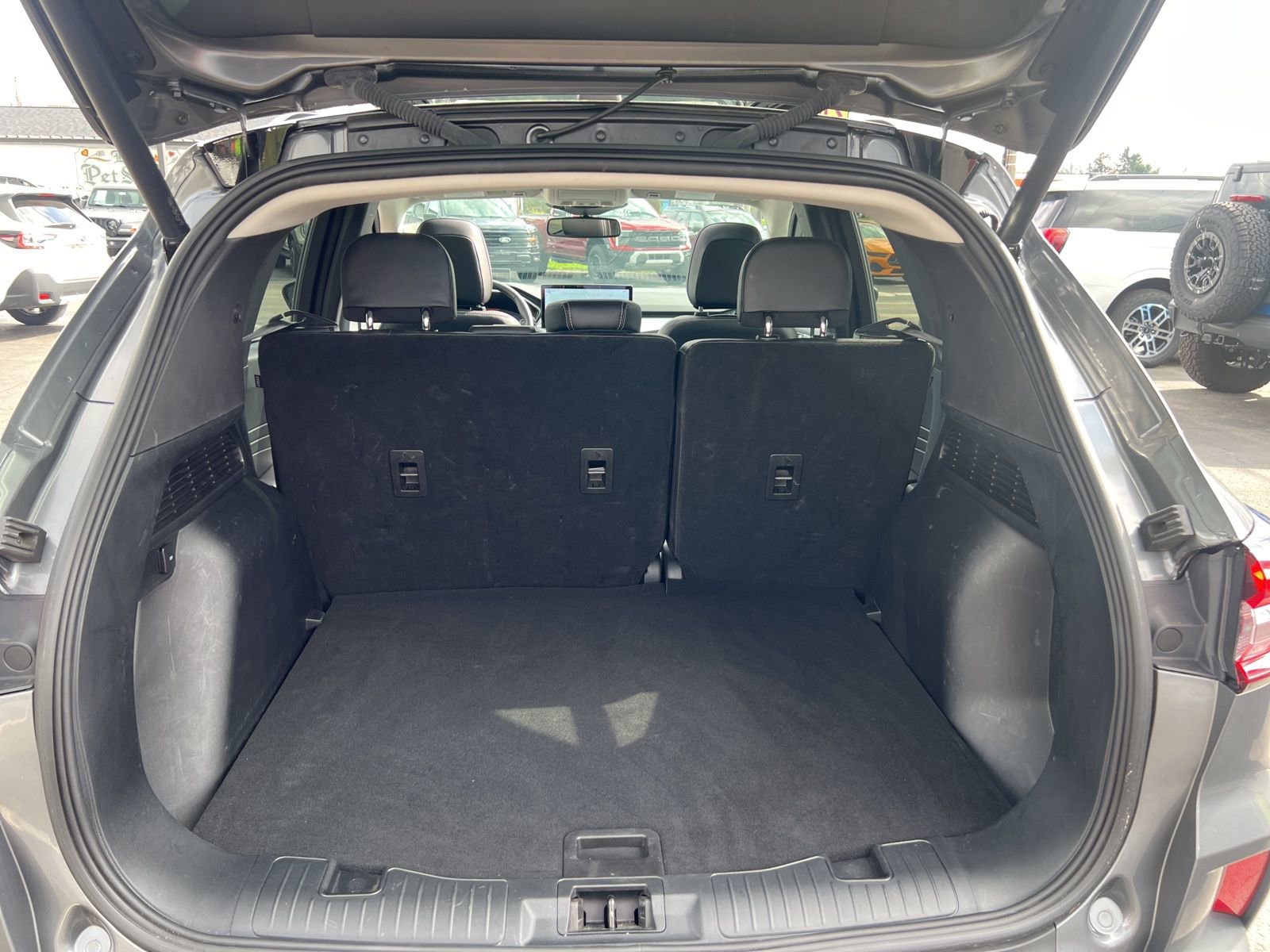 Used 2024 Ford Escape Platinum w/ Premium Technology Package image 39