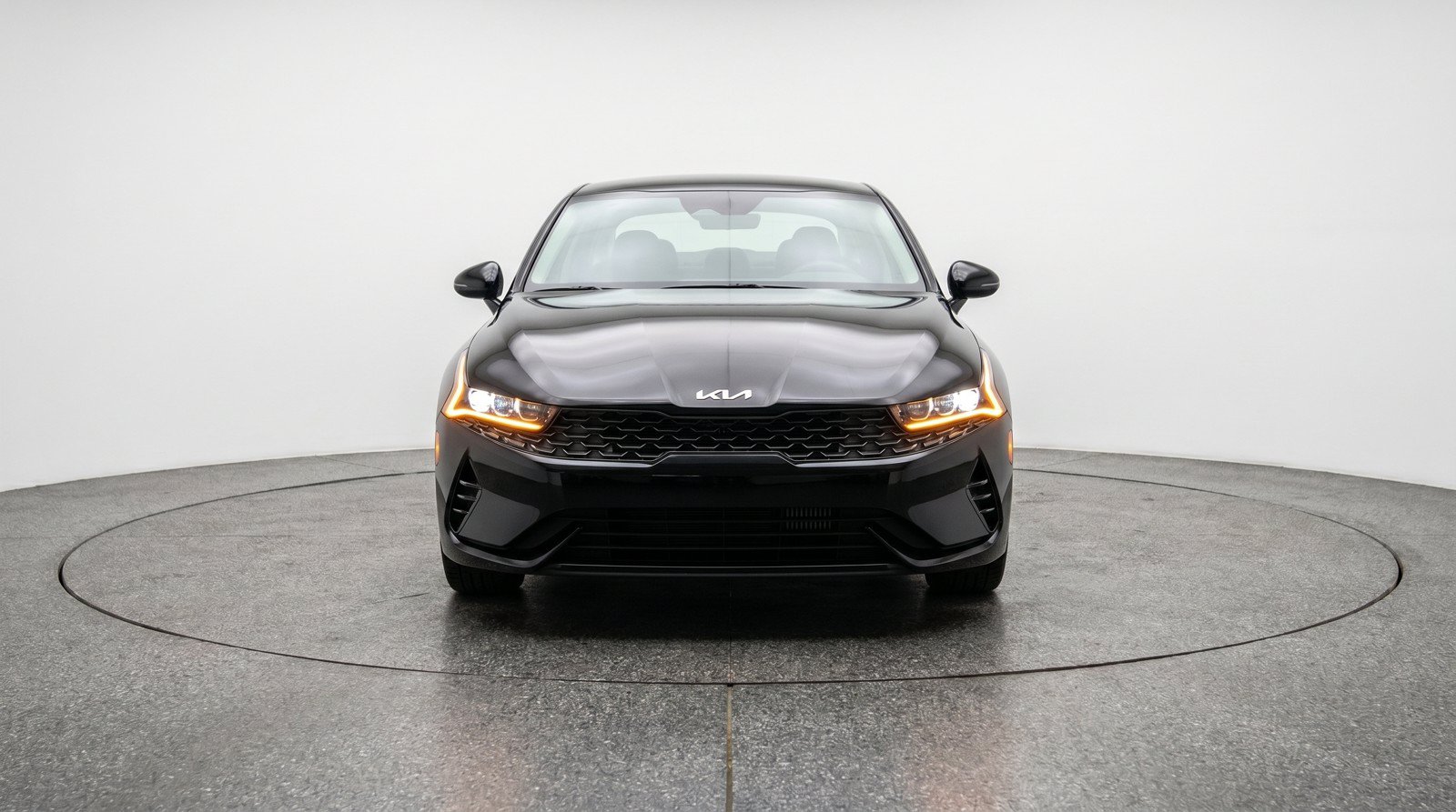 Used 2025 Kia K5 LXS FWD image 2