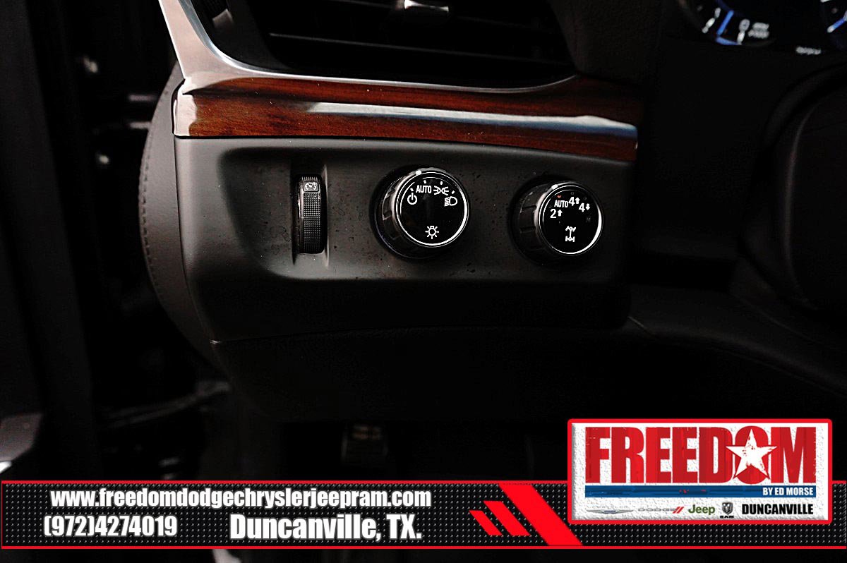 Used 2019 Cadillac Escalade Luxury AWD/4WD image 29