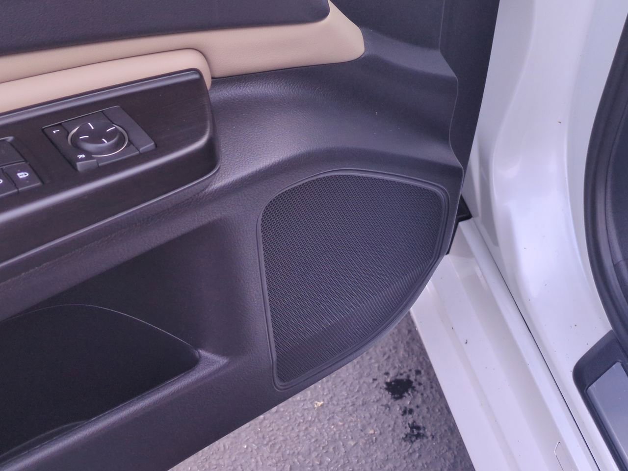 Used 2019 Lexus ES 300h w/ Luxury Package image 17