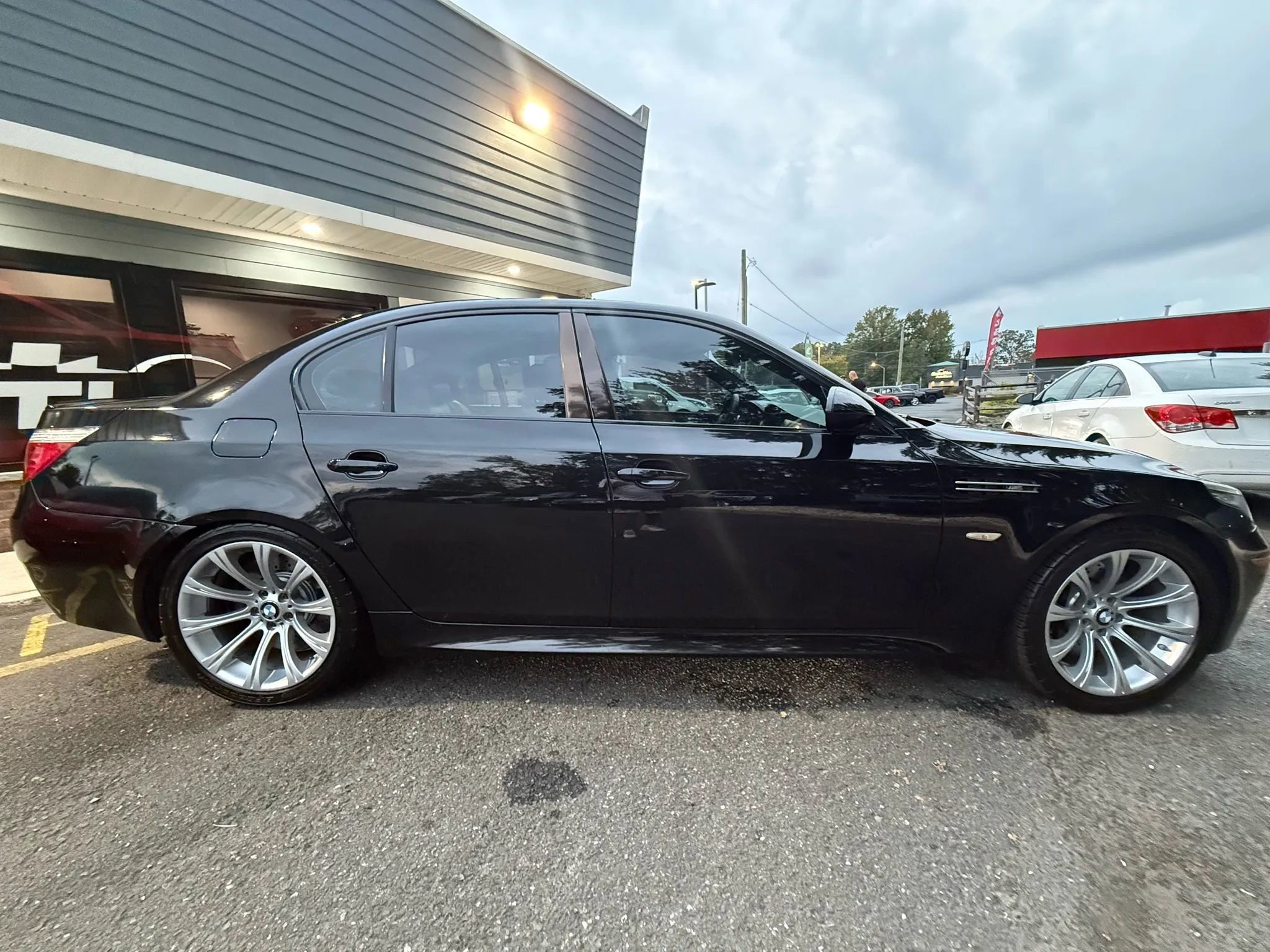 Used 2010 BMW M5 image 7