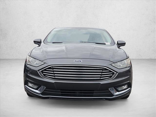 Used 2017 Ford Fusion SE w/ Equipment Group 201A image 2