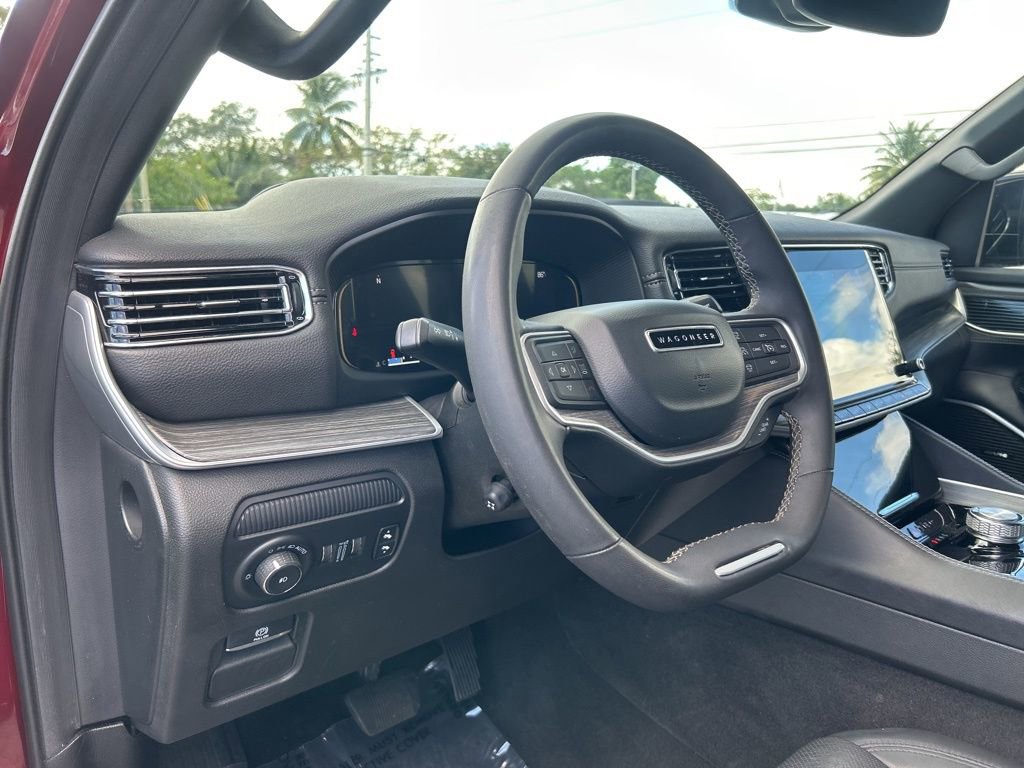 Used 2023 Jeep Wagoneer Series III w/ Preferred Equipment Group image 6