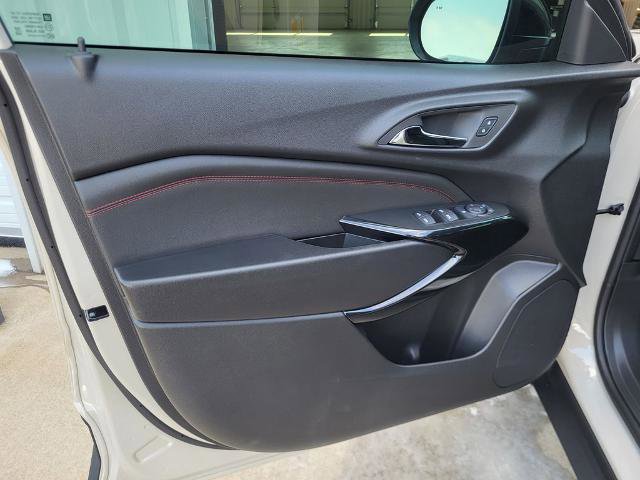 New 2026 Chevrolet Trax RS w/ Sunroof Package image 14