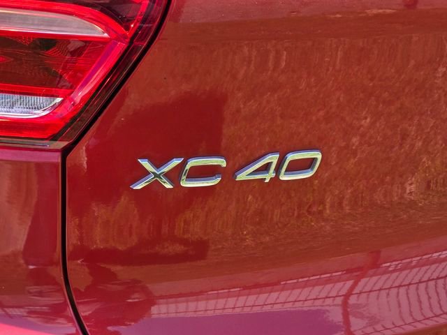 Used 2019 Volvo XC40 T5 Momentum AWD/4WD image 7