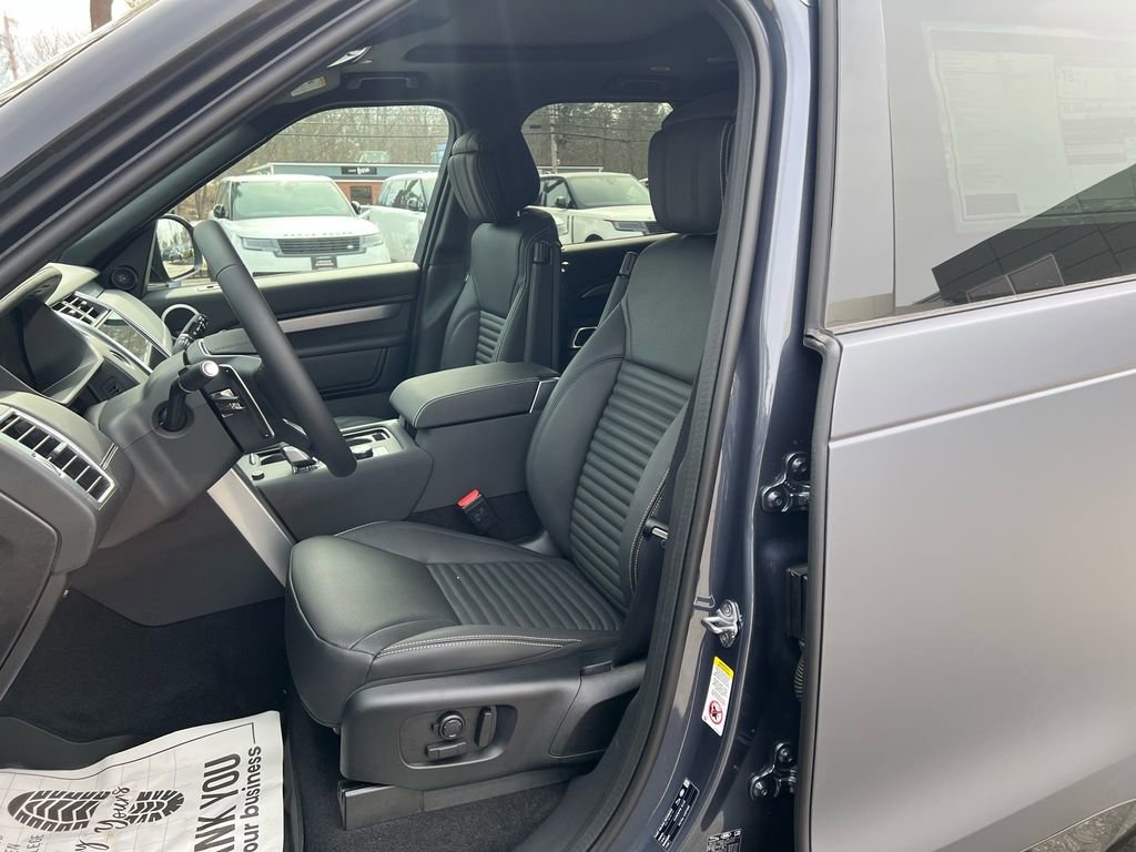 New 2026 Land Rover Discovery Limited Edition image 11