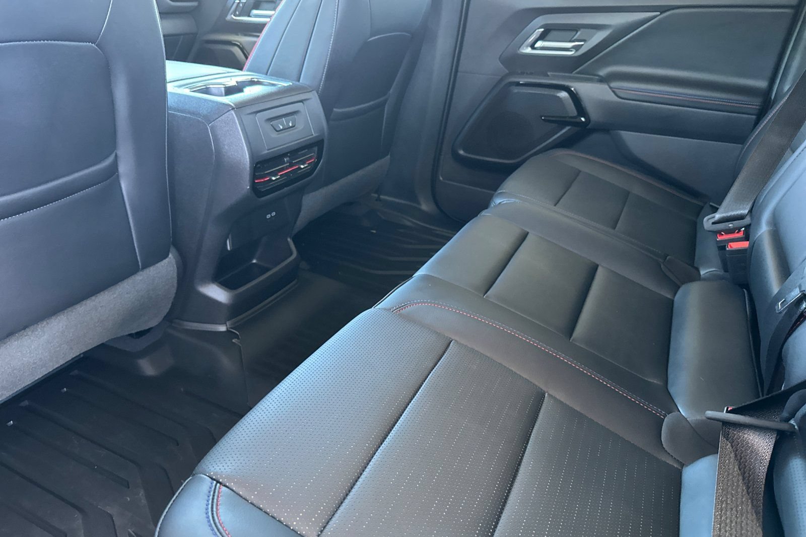 Used 2025 Chevrolet Silverado EV RST AWD/4WD image 6
