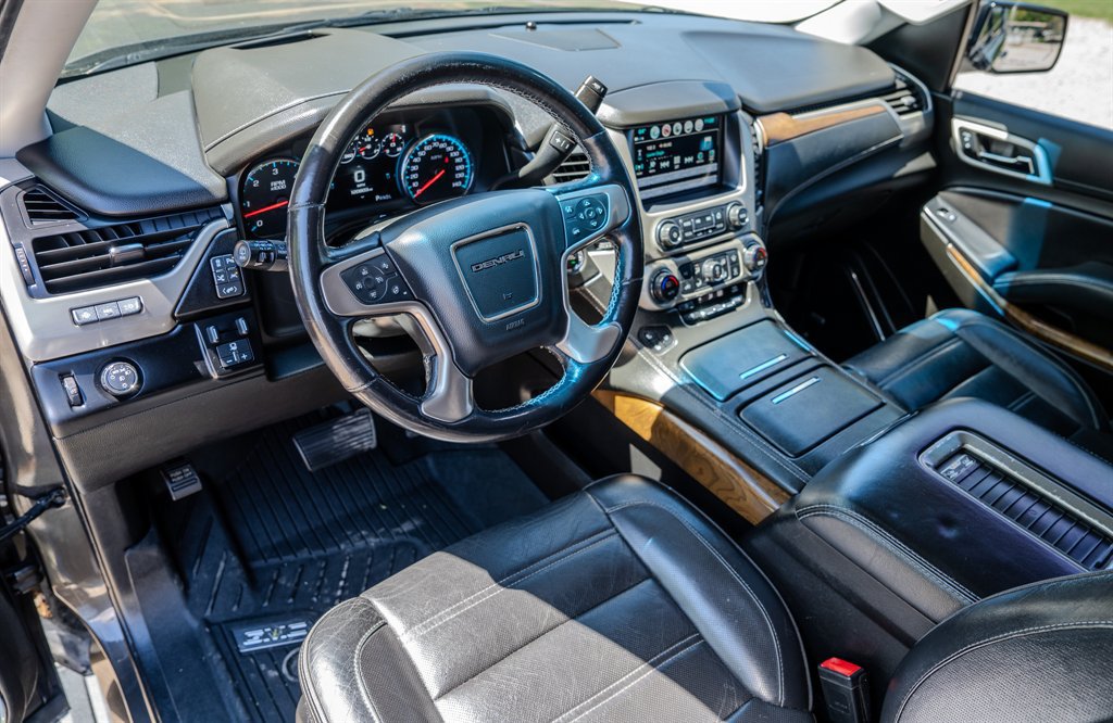 Used 2019 GMC Yukon Denali w/ Denali Ultimate Package RWD image 14