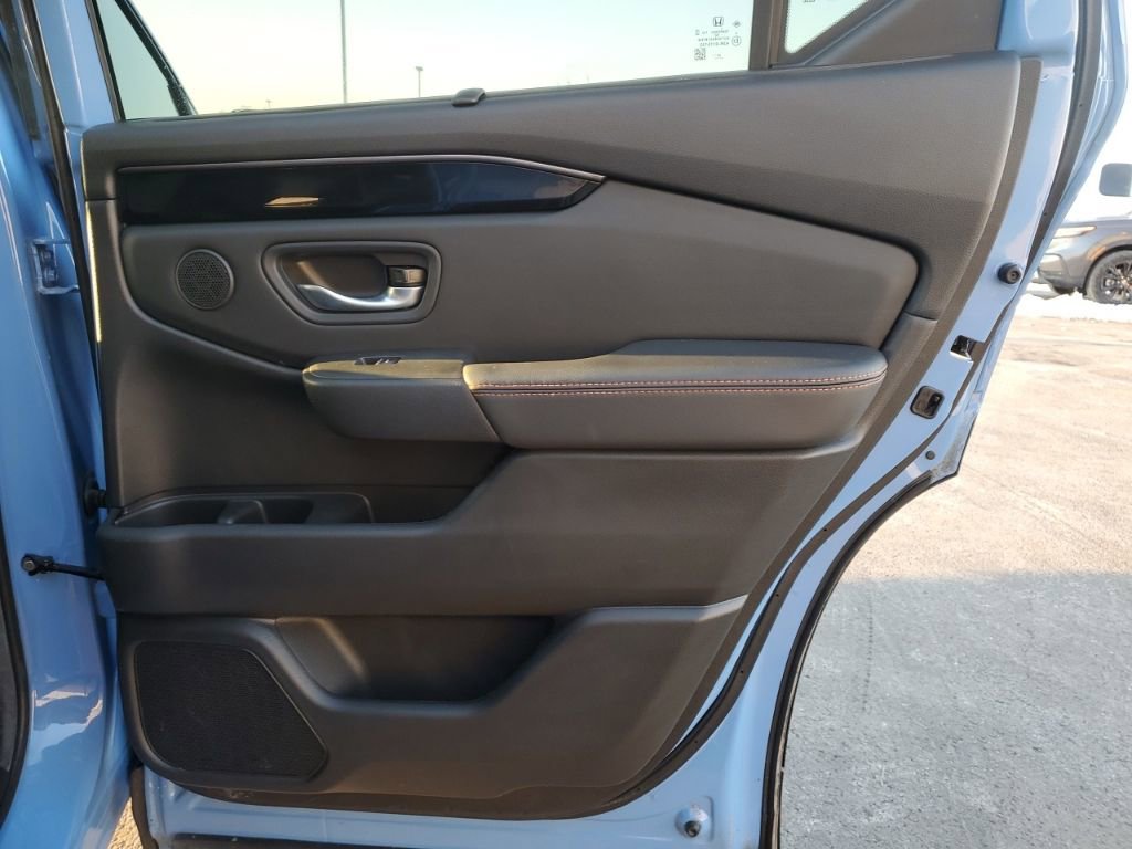 Certified 2025 Honda Pilot TrailSport image 40