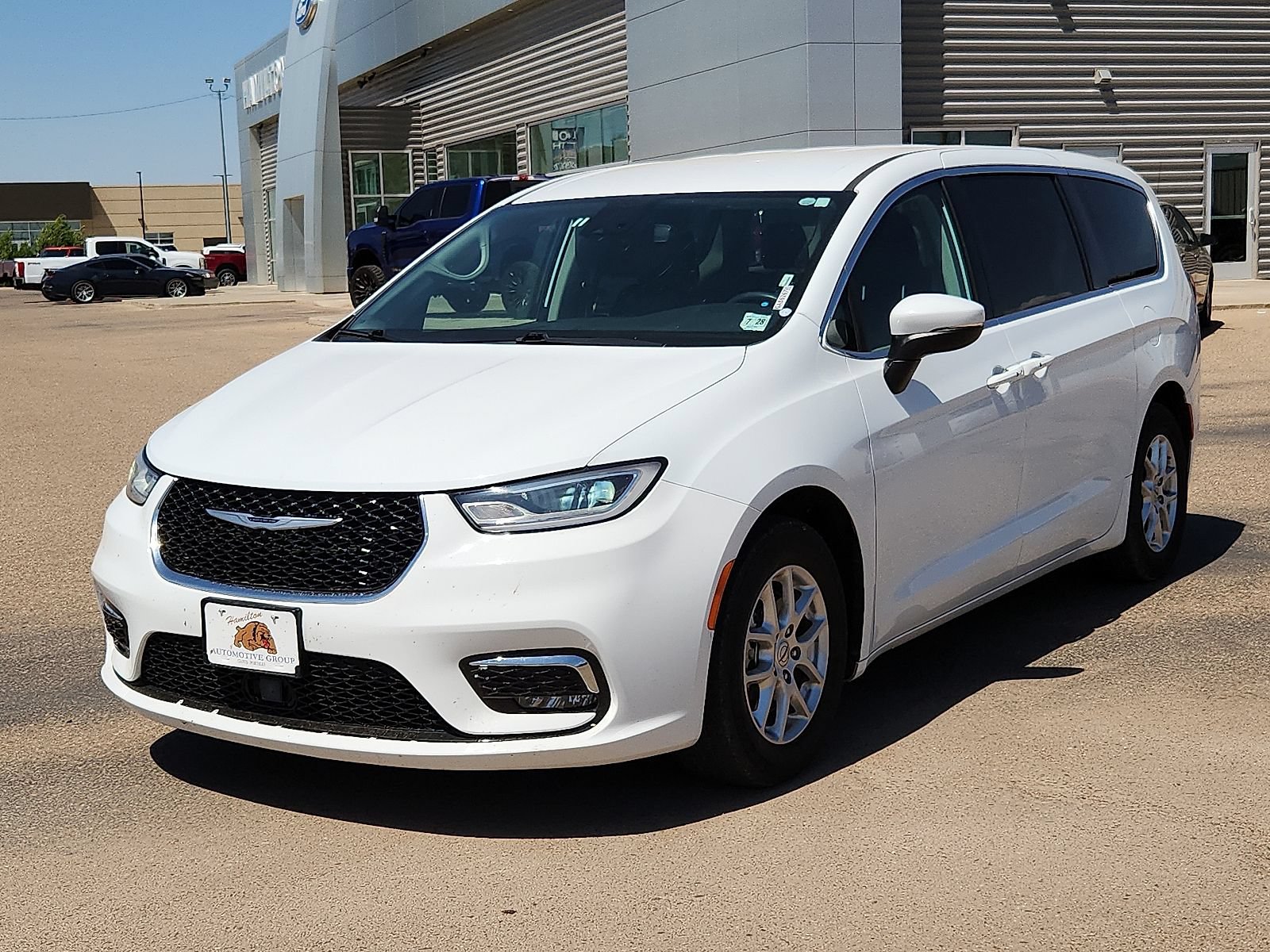 Used 2023 Chrysler Pacifica Touring-L