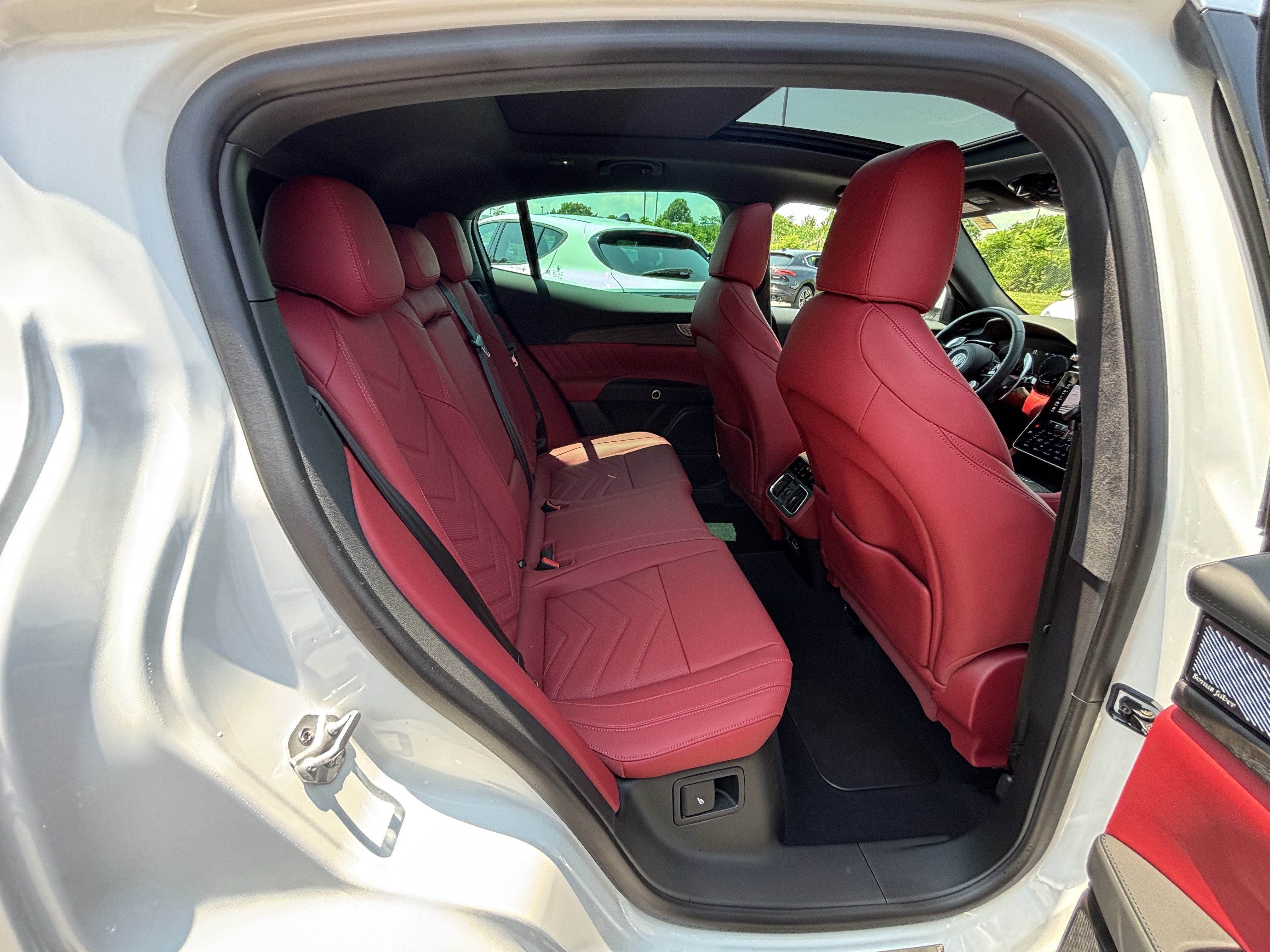 Used 2025 Maserati Grecale Folgore AWD/4WD image 44