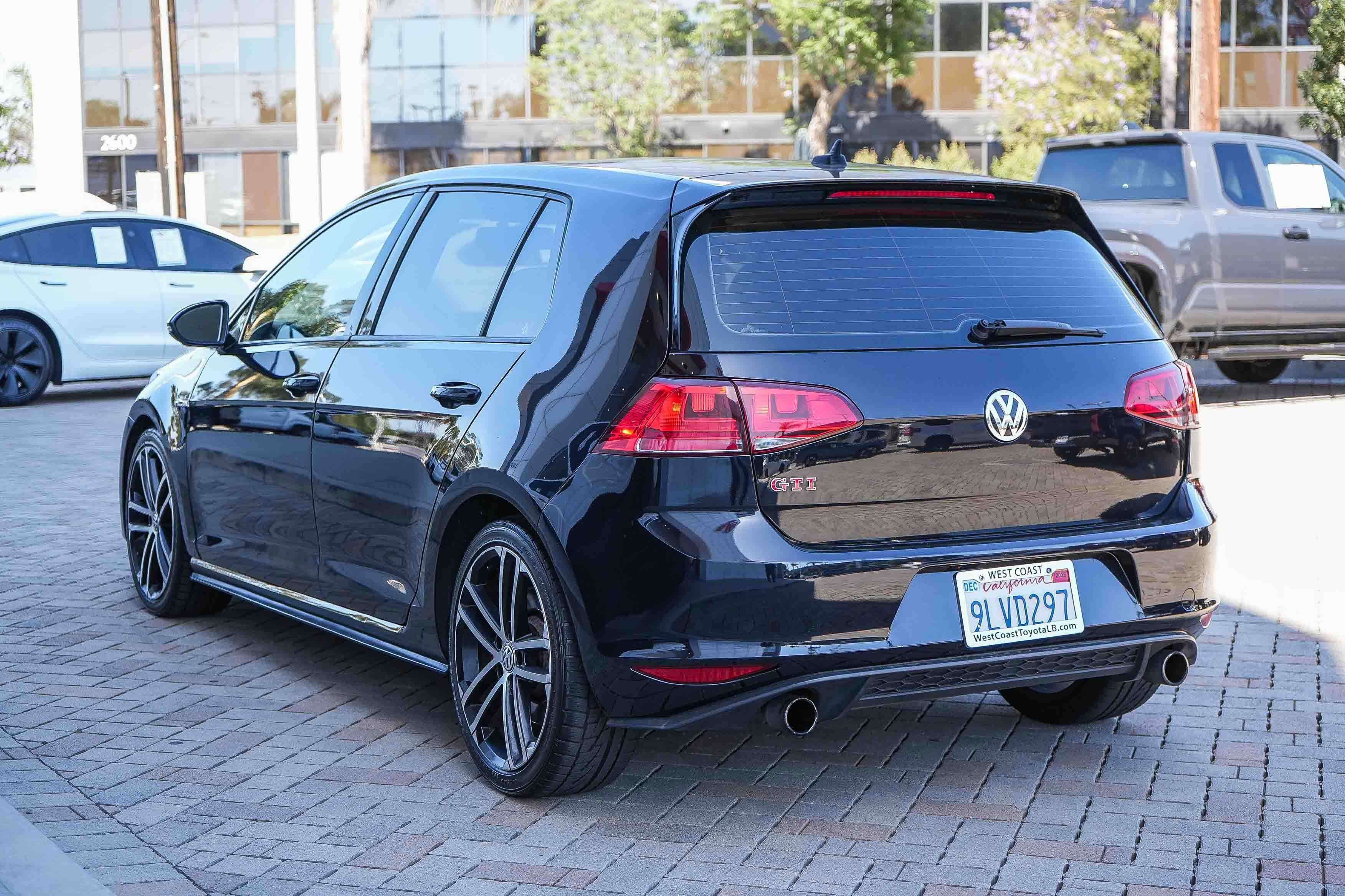 Used 2017 Volkswagen GTI S FWD image 9