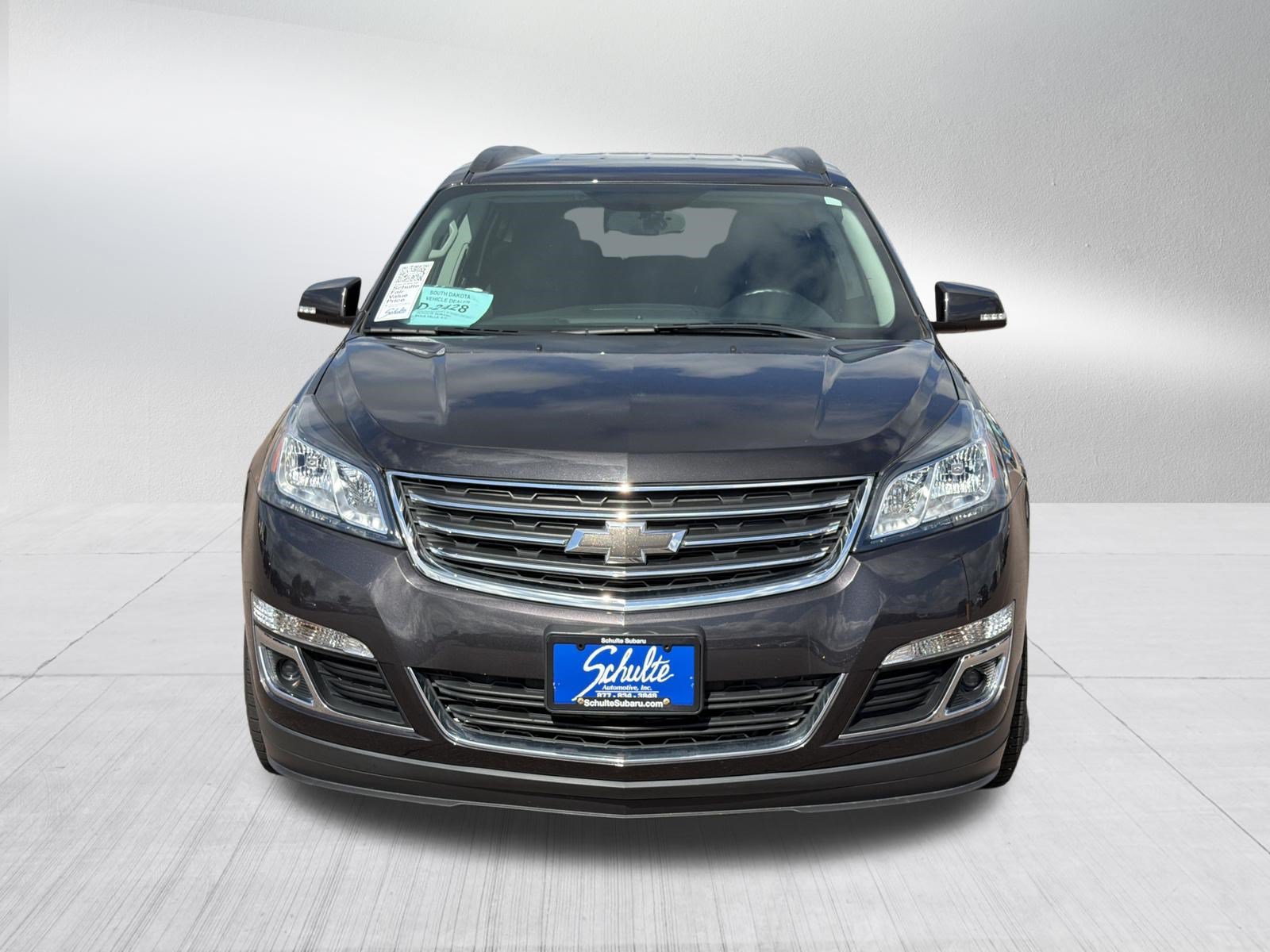 Used 2017 Chevrolet Traverse LT w/ Style and Technology Package FWD image 2