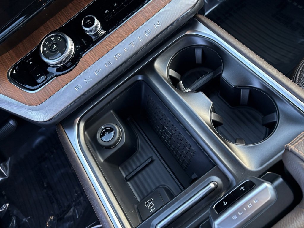 New 2025 Ford Expedition King Ranch image 36