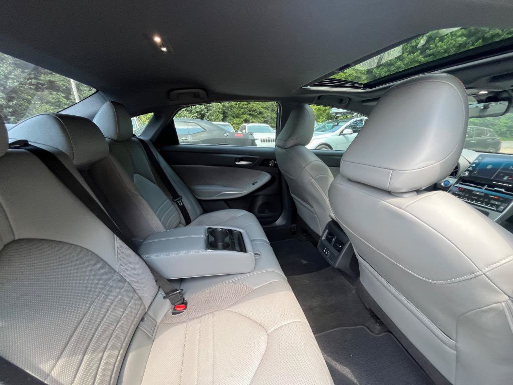 Used 2019 Toyota Avalon XSE w/ Four Season Floor Mat Package FWD image 29