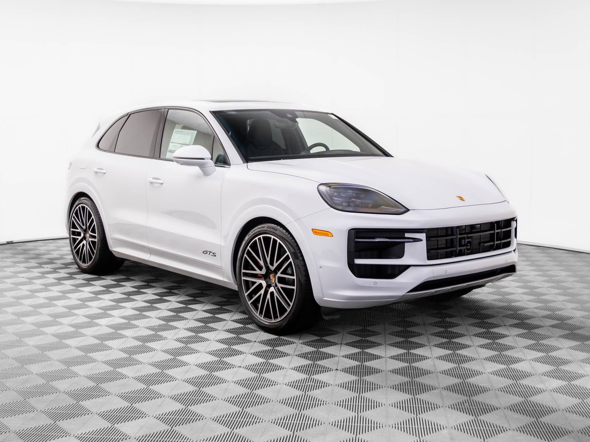 Used 2026 Porsche Cayenne GTS AWD/4WD image 6