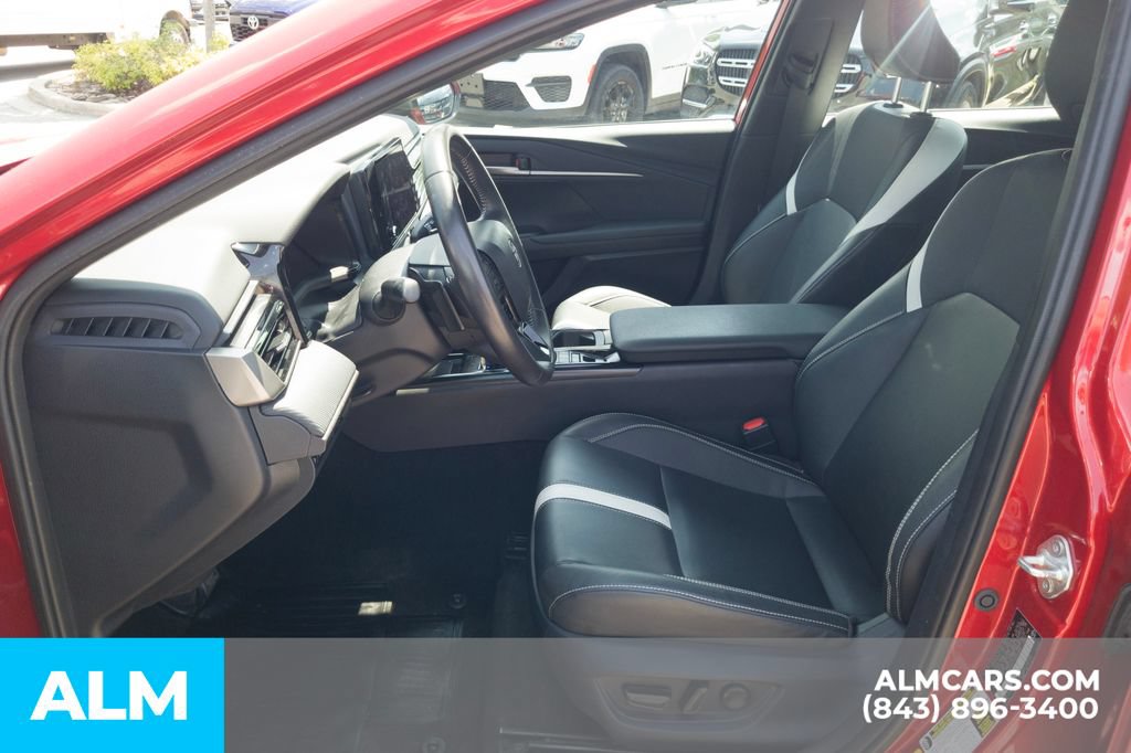 Used 2025 Toyota Camry SE FWD image 15