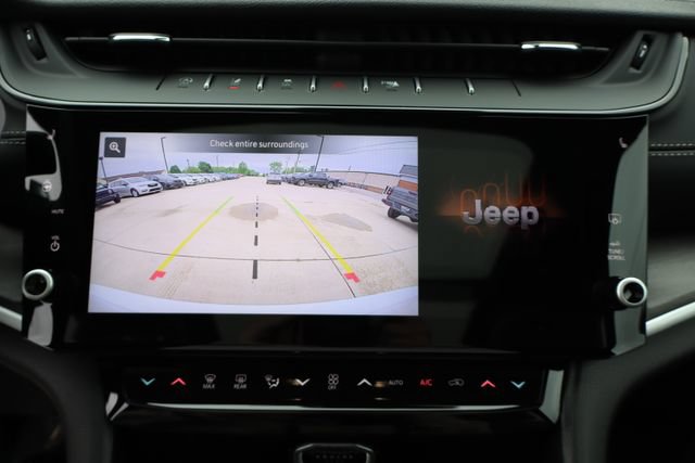 New 2026 Jeep Grand Cherokee Limited w/ Limited Altitude Package AWD/4WD image 21