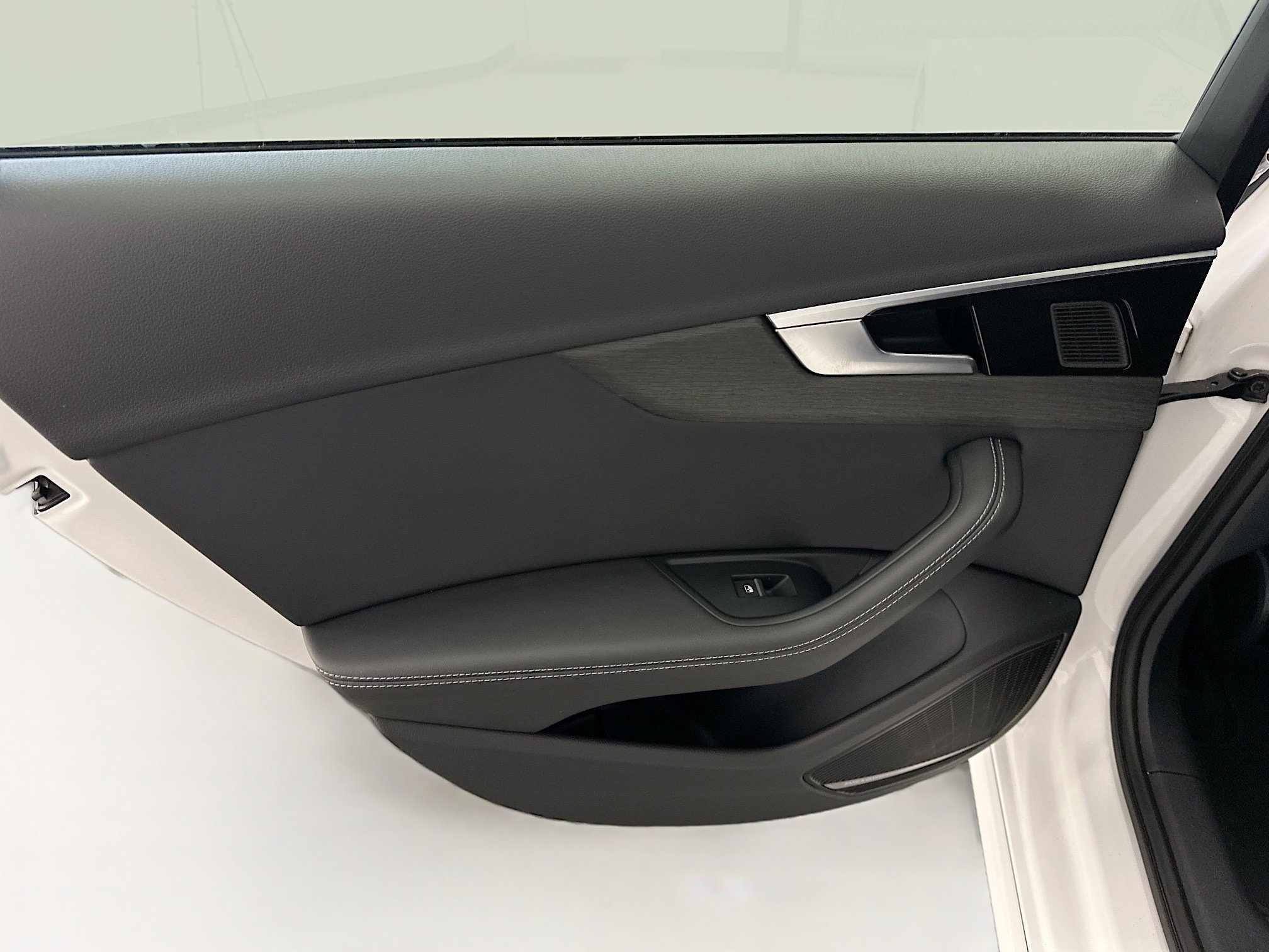 Used 2023 Audi A4 2.0T Premium Plus image 28