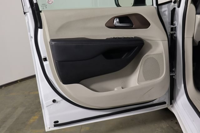 Used 2023 Chrysler Voyager LX FWD image 20