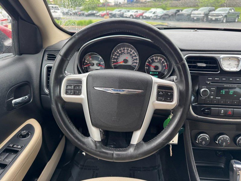 Used 2014 Chrysler 200 Touring FWD image 12