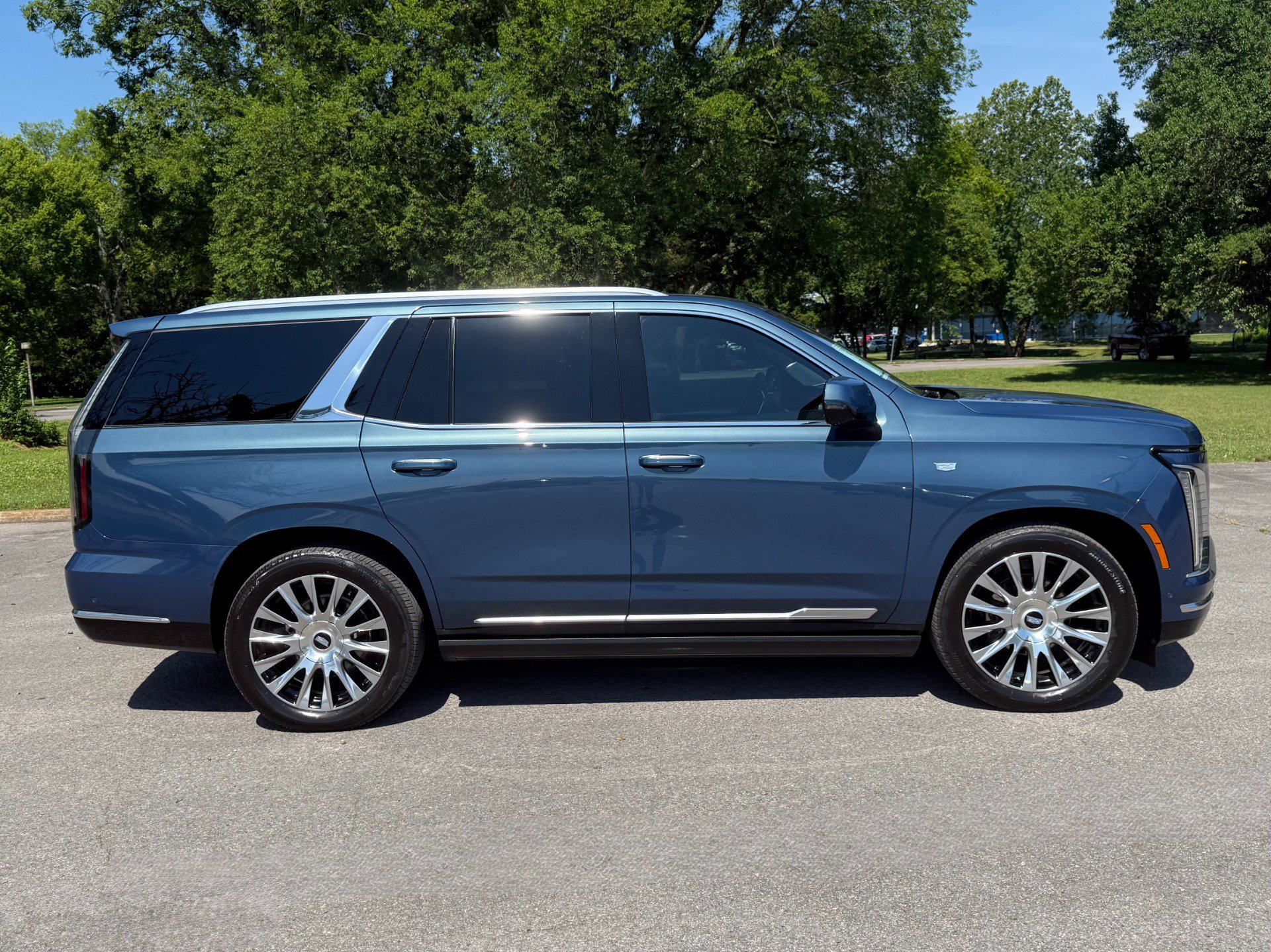 Used 2026 Cadillac Escalade Platinum Luxury RWD image 8