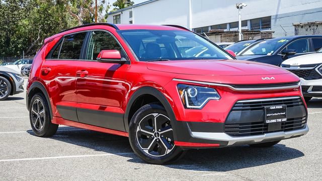 Certified 2025 Kia Niro EX FWD image 2