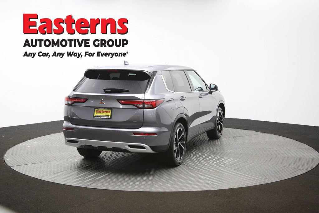 Used 2024 Mitsubishi Outlander SE image 39