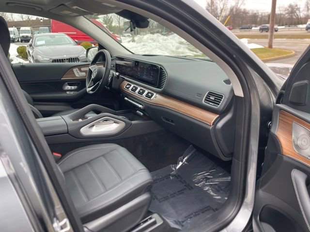 Used 2026 Mercedes-Benz GLS 450 4MATIC image 33