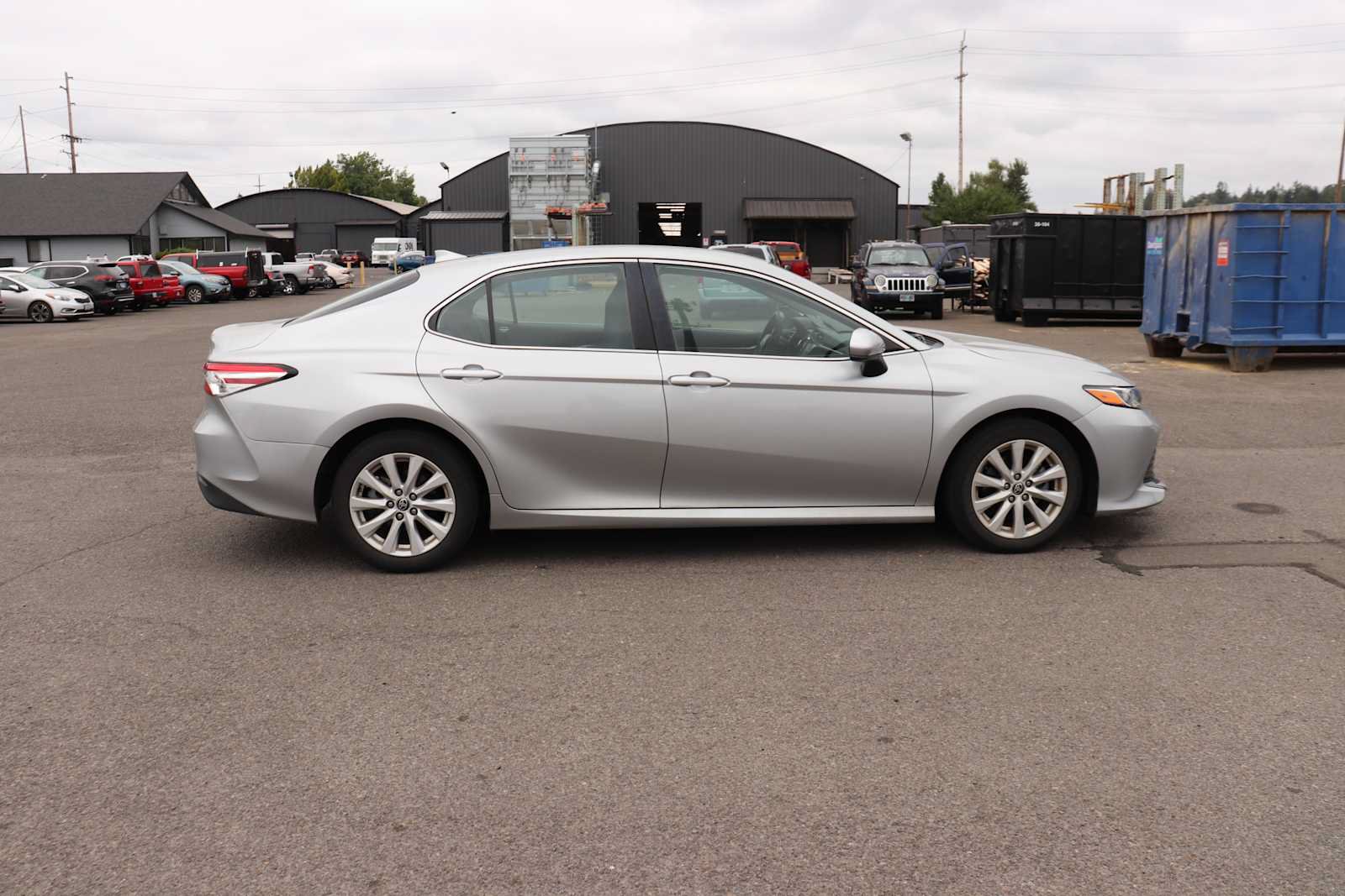 Used 2020 Toyota Camry LE FWD image 4