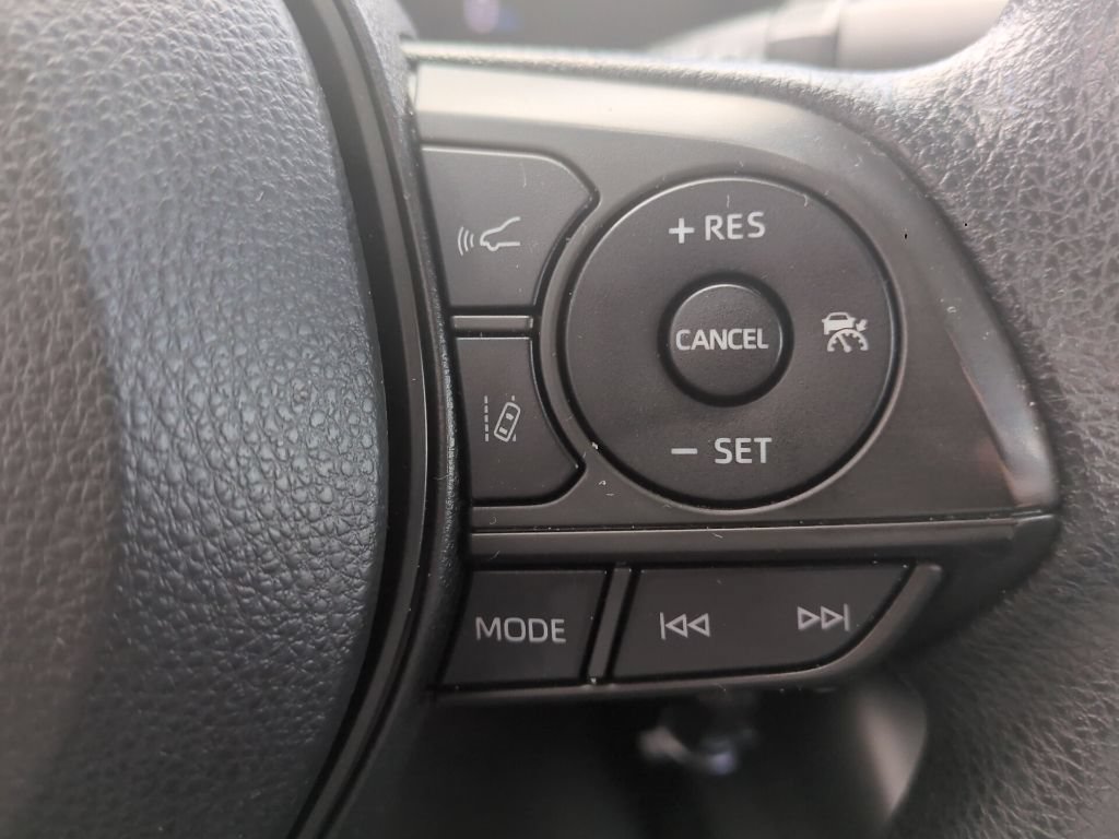 Used 2022 Toyota Corolla LE FWD image 14