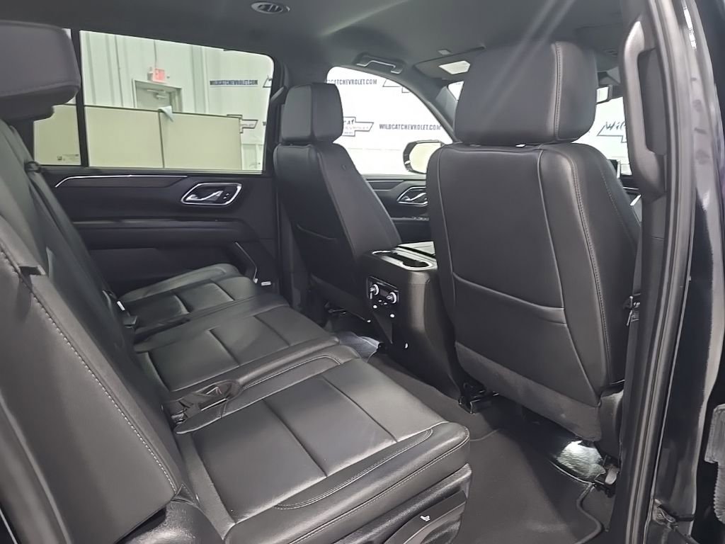 Used 2024 Chevrolet Suburban LT image 27