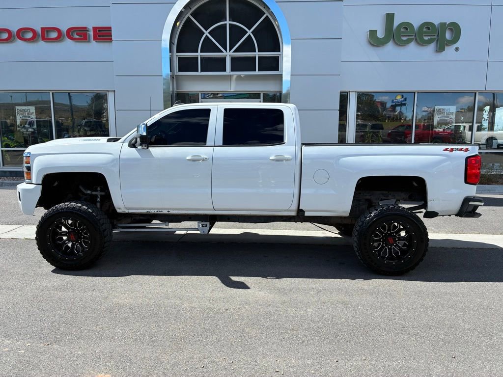 Used 2018 Chevrolet Silverado 2500 LT AWD/4WD image 3