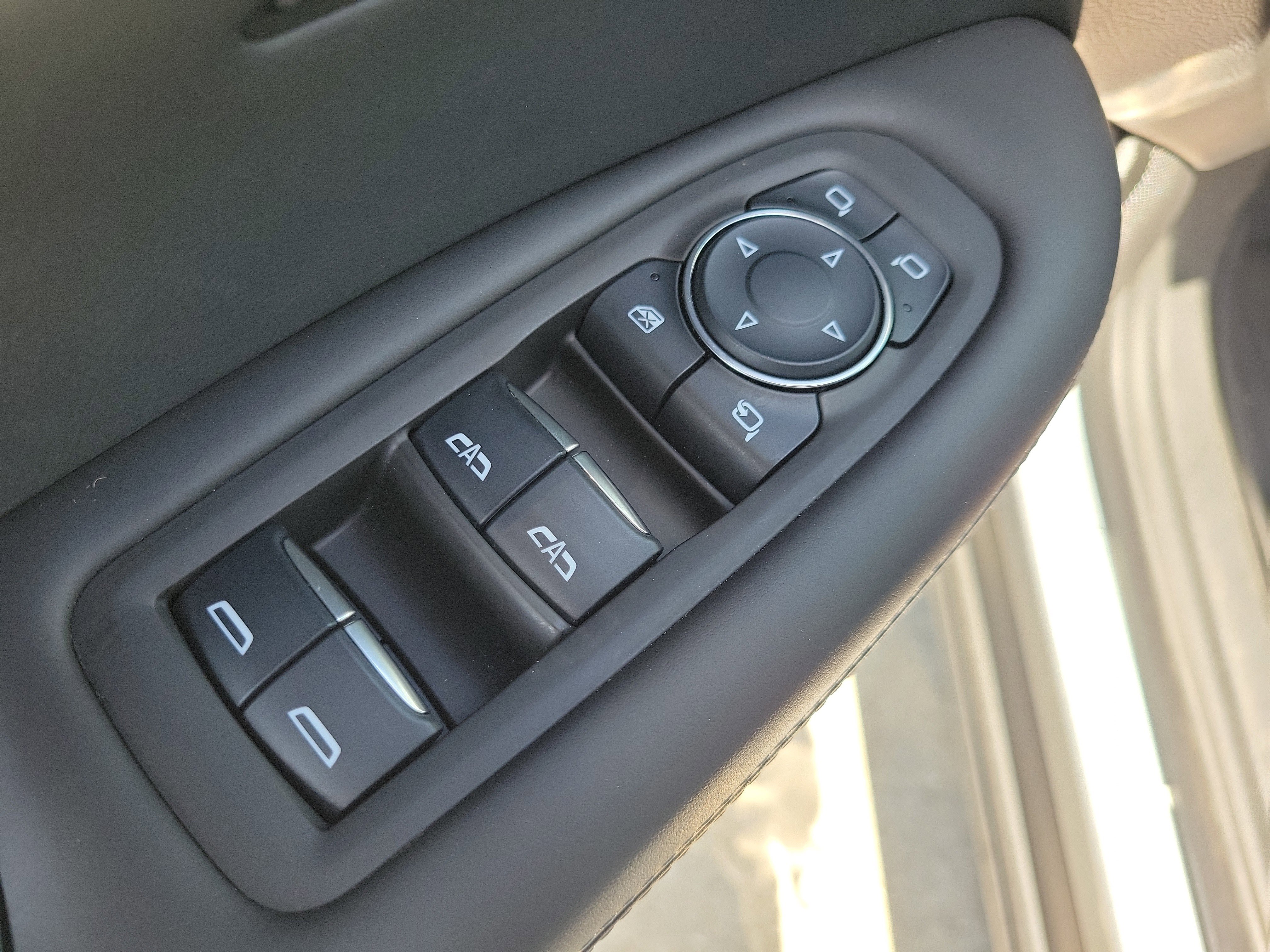 Certified 2025 Cadillac XT6 Premium Luxury w/ Platinum Package image 17