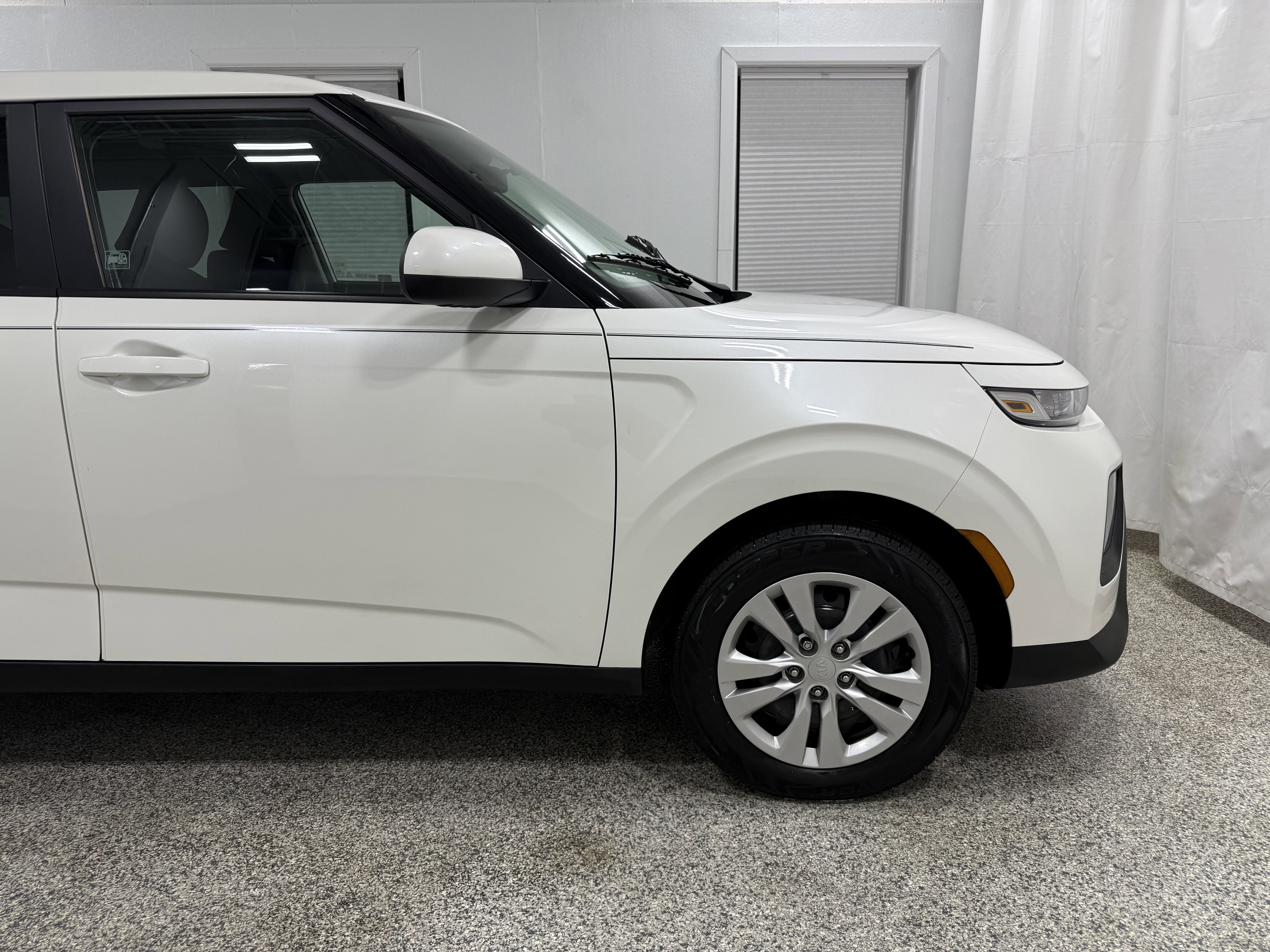 Used 2021 Kia Soul LX image 4