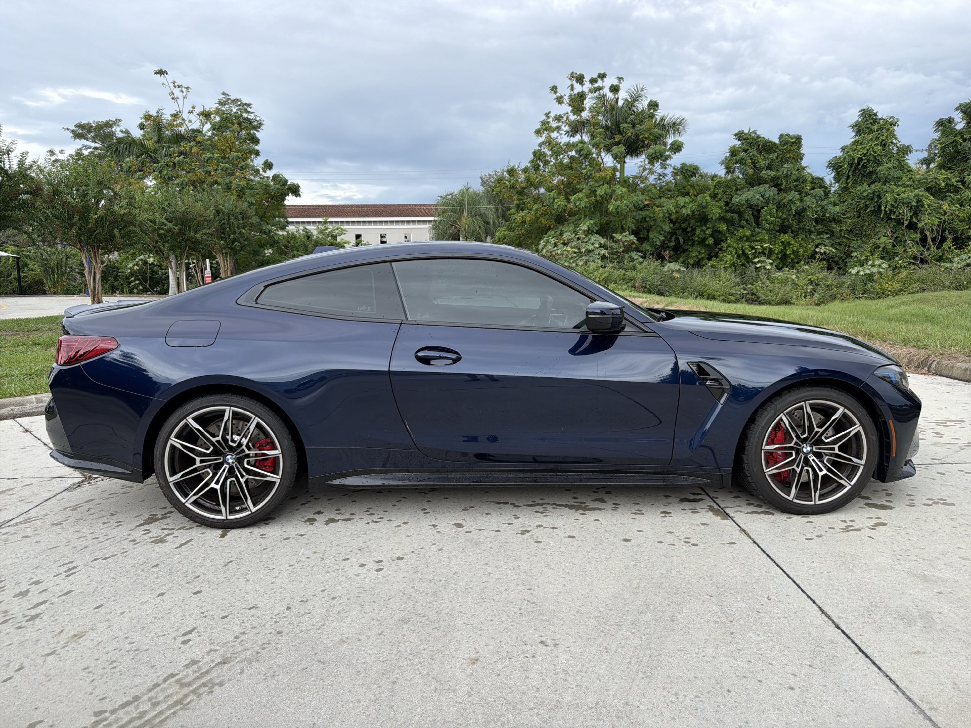Used 2025 BMW M4 Competition RWD image 3