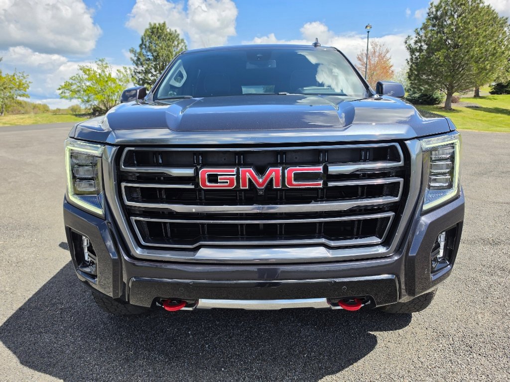 Used 2023 GMC Yukon AT4 w/ Technology Package AWD/4WD image 2