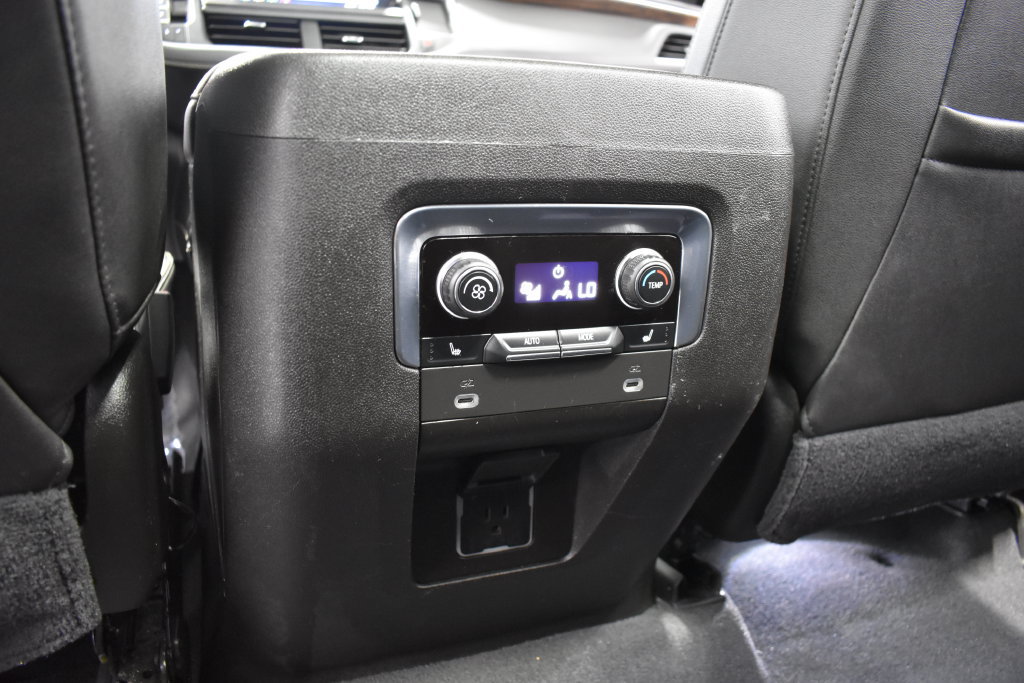 Used 2021 Chevrolet Tahoe Premier w/ Premium Package AWD/4WD image 39
