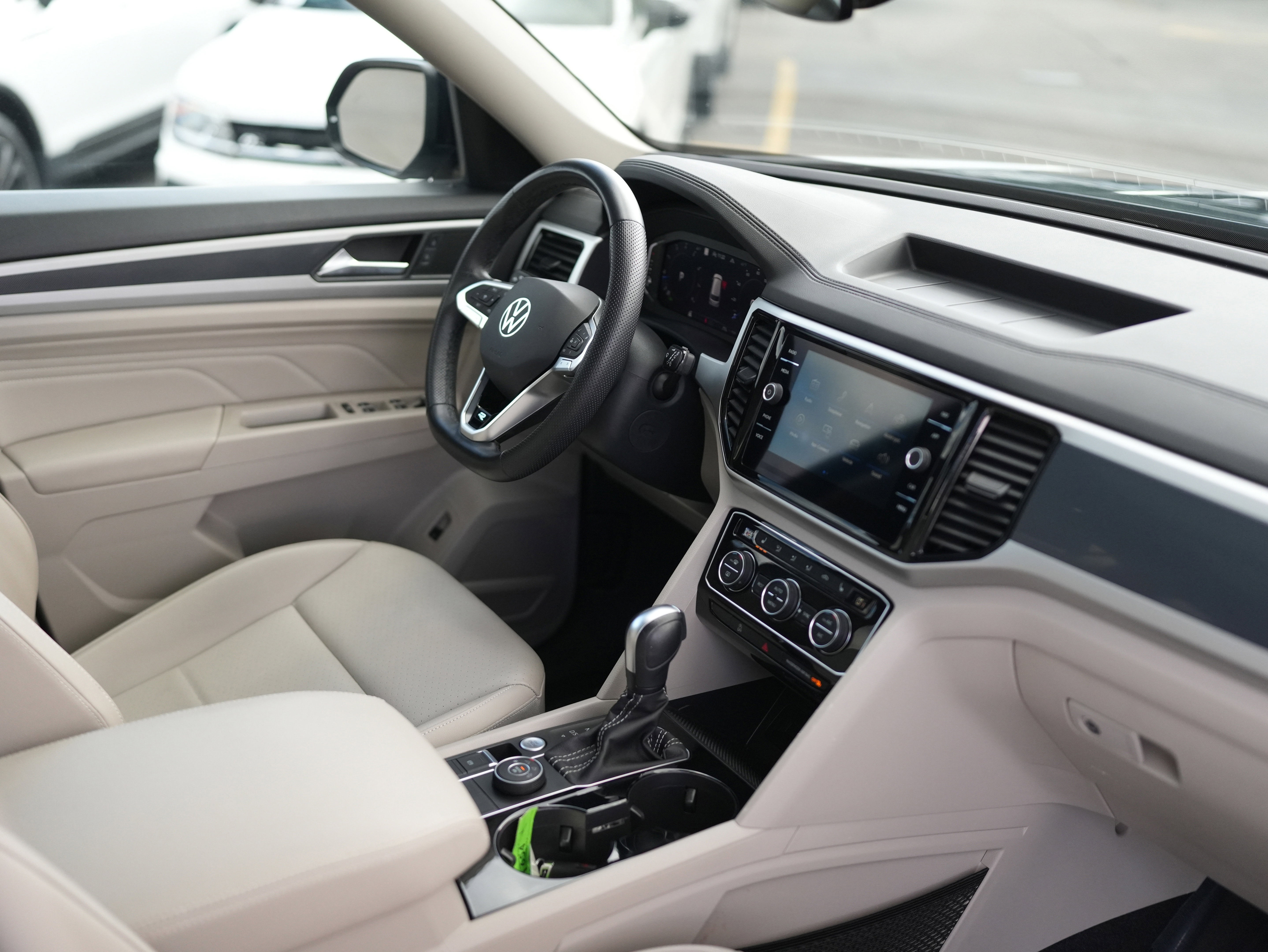 Certified 2023 Volkswagen Atlas SEL R-Line image 17