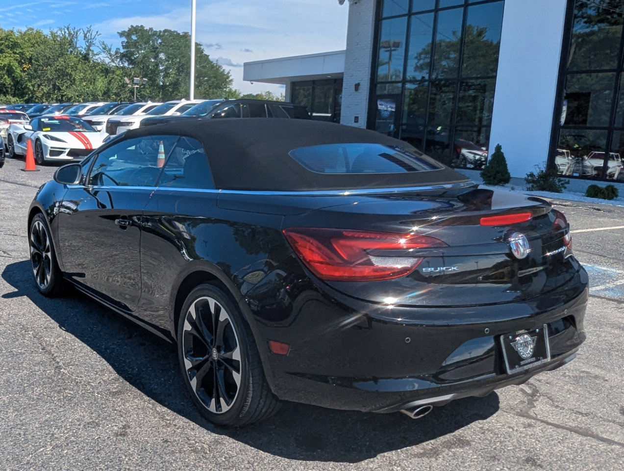 Used 2018 Buick Cascada Sport Touring w/ Dark Effects Package image 10