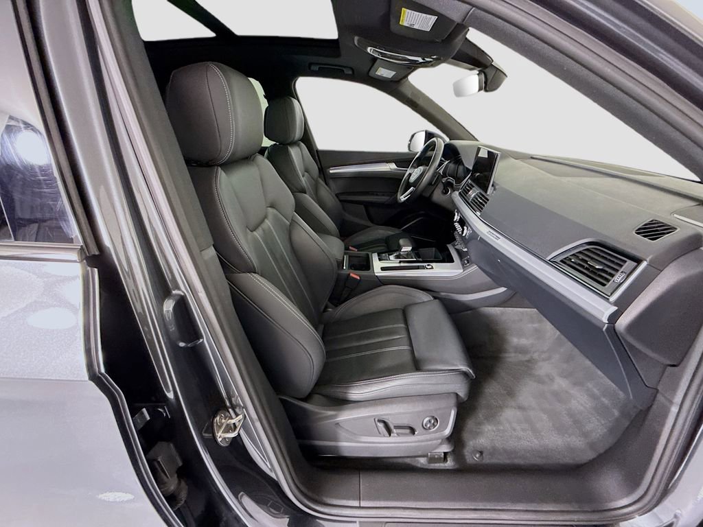 Used 2023 Audi Q5 2.0T Prestige w/ Prestige Package image 21