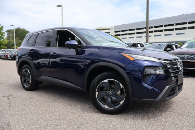 Used 2024 Nissan Rogue SV AWD/4WD image 1
