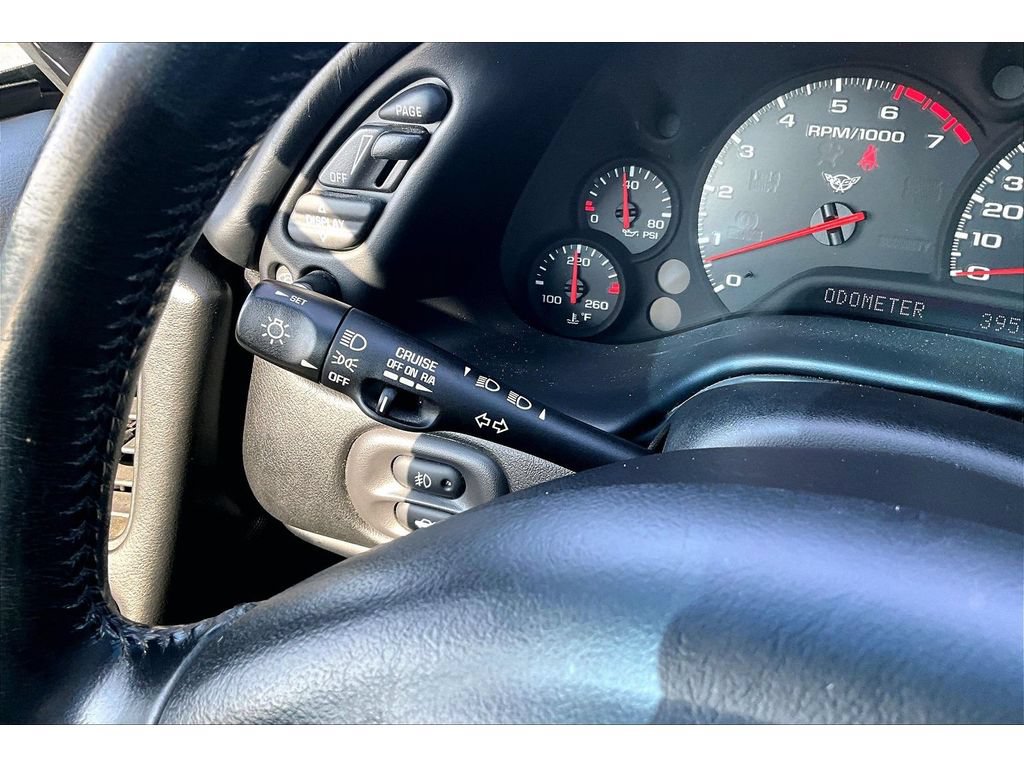 Used 2002 Chevrolet Corvette Coupe w/ Preferred Equipment Group2 RWD image 16