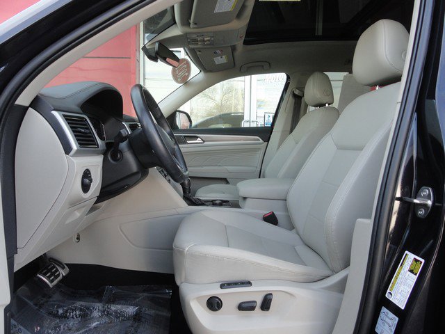 Used 2021 Volkswagen Atlas SEL R-Line image 9