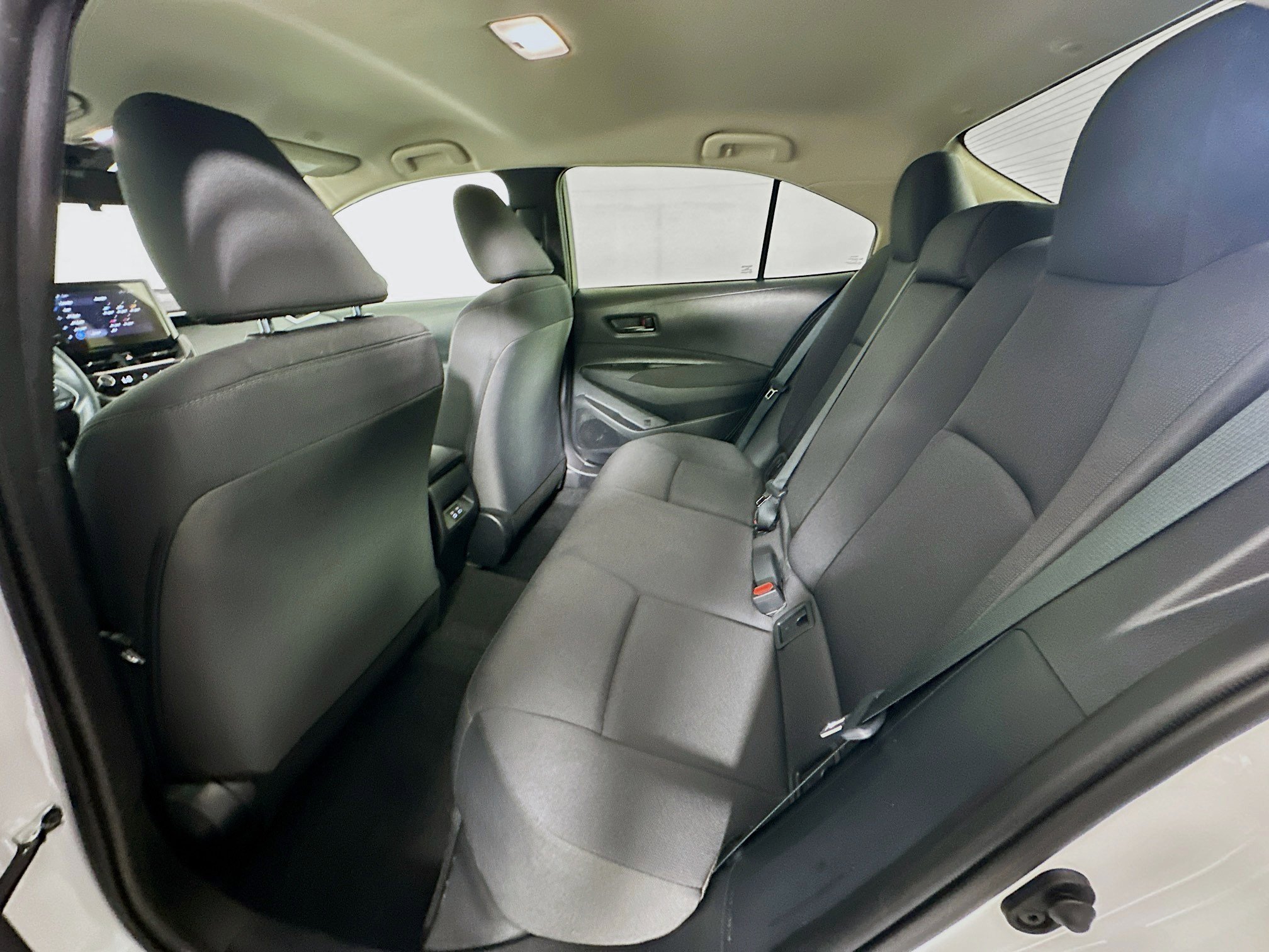 Used 2025 Toyota Corolla LE image 25