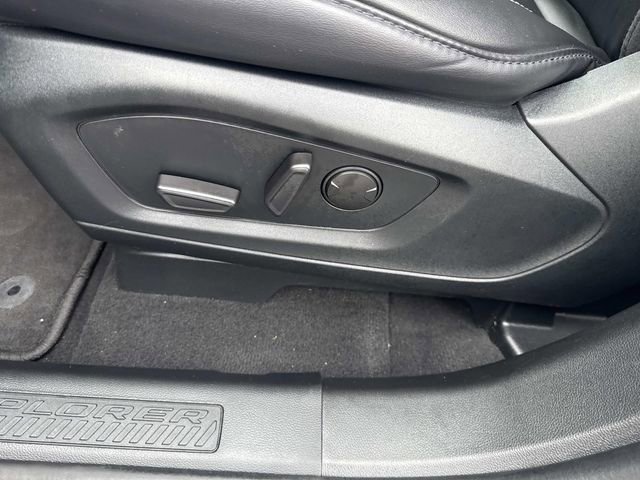 Used 2022 Ford Explorer XLT w/ Equipment Group 202A AWD/4WD image 27