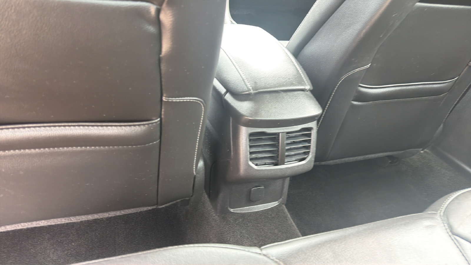 Used 2014 Ford Fusion SE w/ Equipment Group 202A FWD image 22