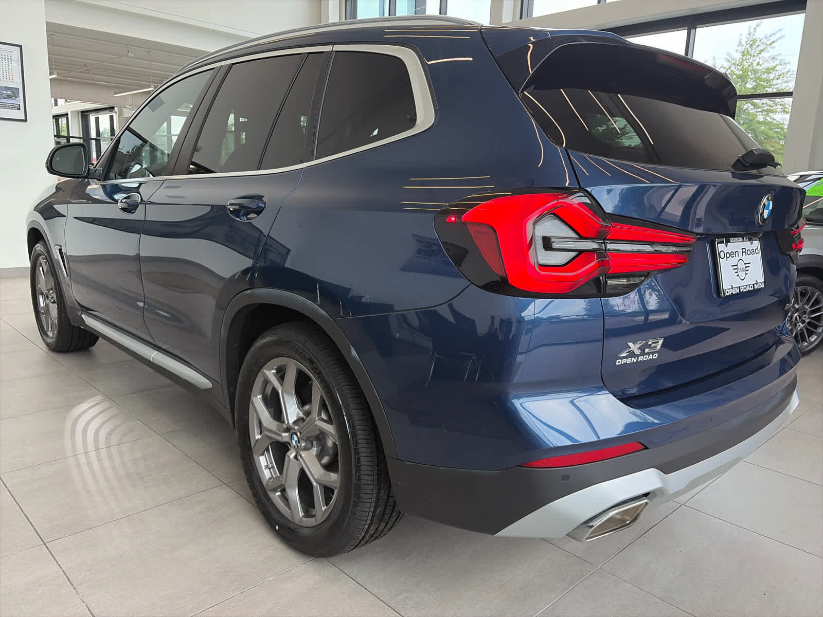 Used 2023 BMW X3 xDrive30i w/ Premium Package w/ZPA AWD/4WD image 6