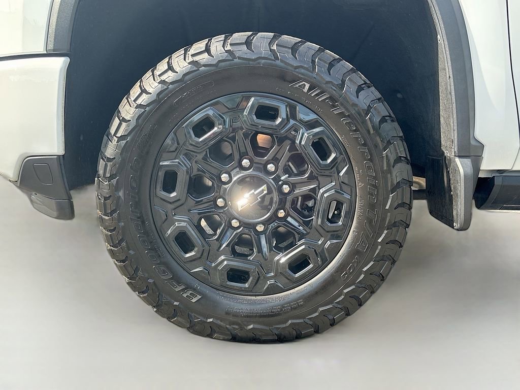 Used 2024 Chevrolet Silverado 2500 LTZ w/ LTZ Plus Package AWD/4WD image 12